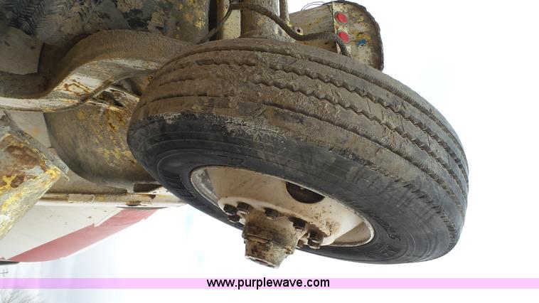 image for item J7263 1989 Peterbilt 357 mixer truck