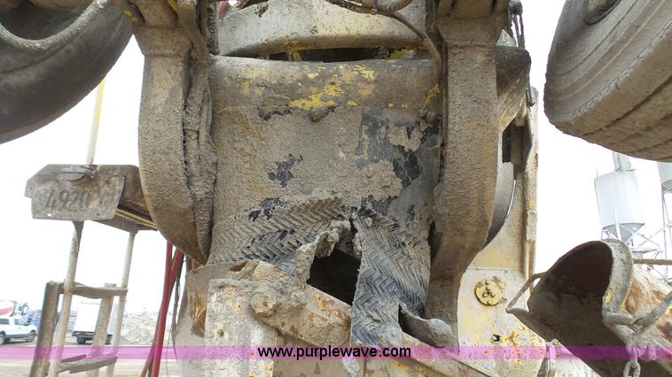 image for item J7263 1989 Peterbilt 357 mixer truck