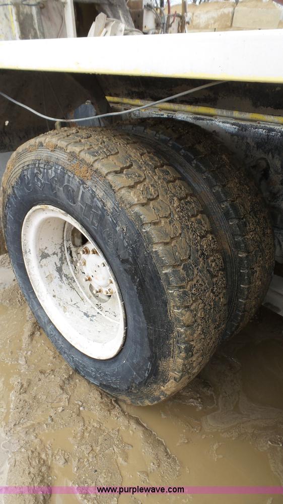 image for item J7263 1989 Peterbilt 357 mixer truck