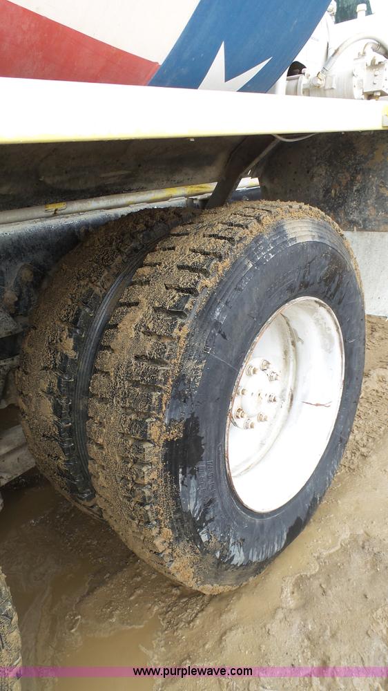 image for item J7263 1989 Peterbilt 357 mixer truck