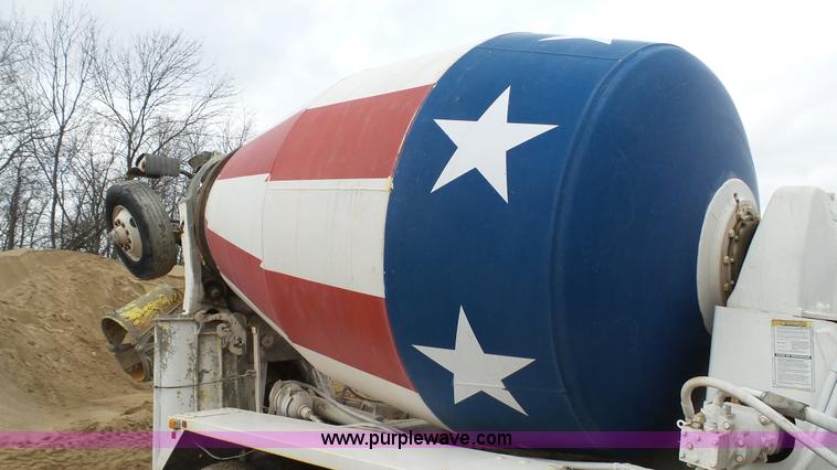 image for item J7263 1989 Peterbilt 357 mixer truck