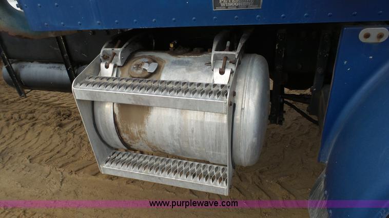 image for item J7263 1989 Peterbilt 357 mixer truck