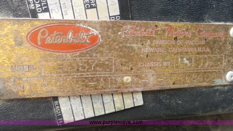 image for item J7263 1989 Peterbilt 357 mixer truck