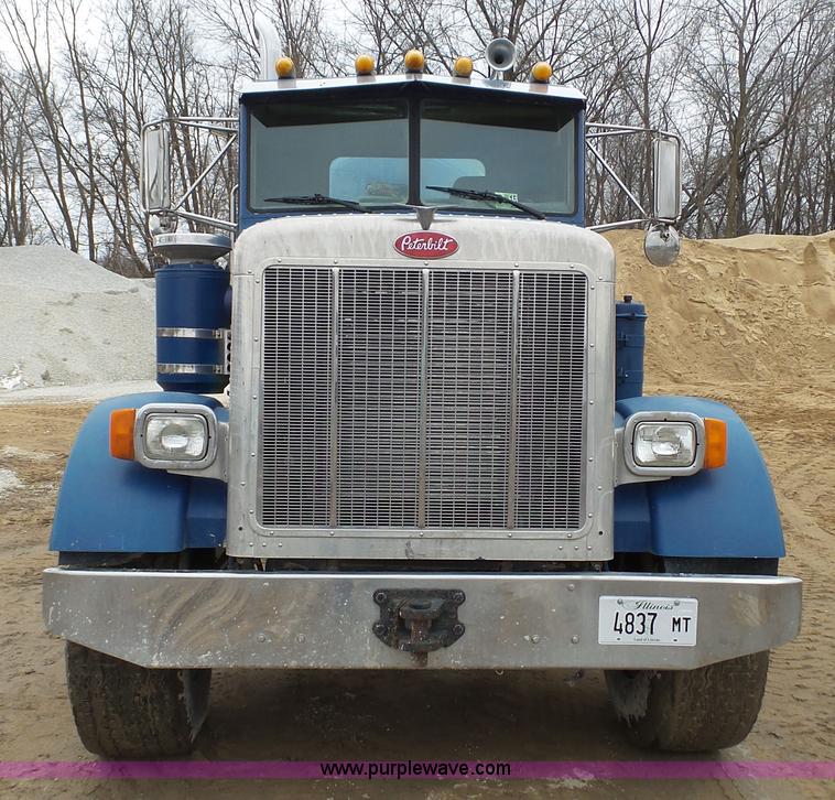 image for item J7264 1989 Peterbilt 357 mixer truck