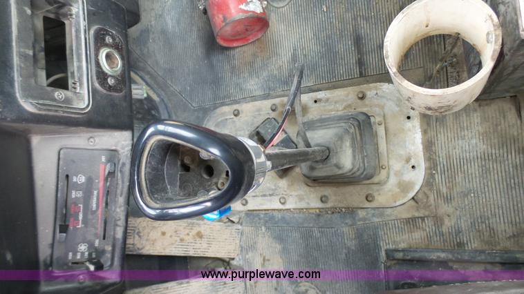 image for item J7264 1989 Peterbilt 357 mixer truck