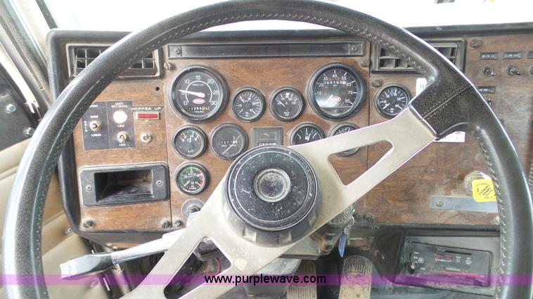 image for item J7264 1989 Peterbilt 357 mixer truck