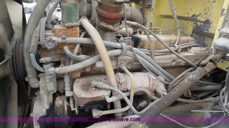 image for item J7264 1989 Peterbilt 357 mixer truck