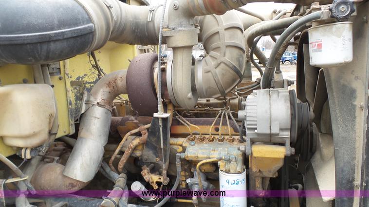 image for item J7264 1989 Peterbilt 357 mixer truck