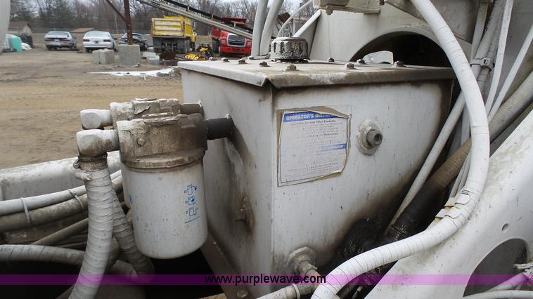 image for item J7264 1989 Peterbilt 357 mixer truck