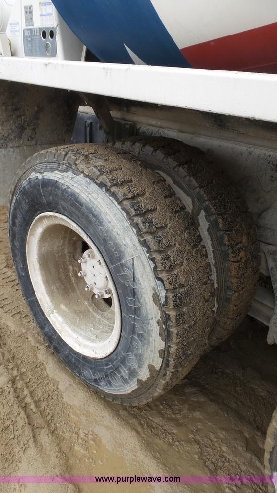 image for item J7264 1989 Peterbilt 357 mixer truck