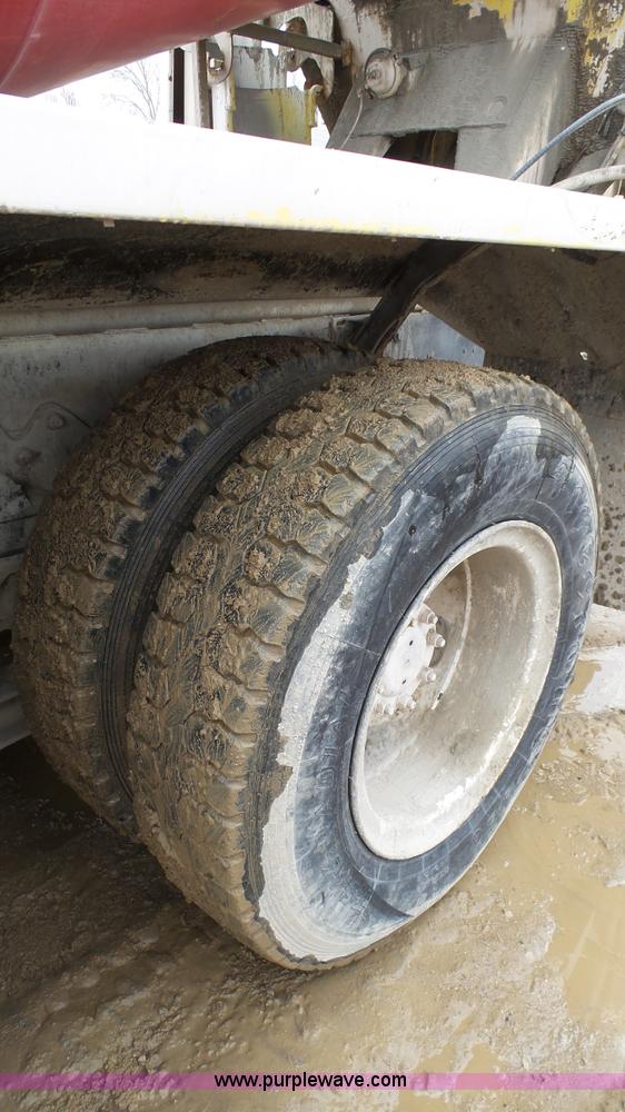 image for item J7264 1989 Peterbilt 357 mixer truck