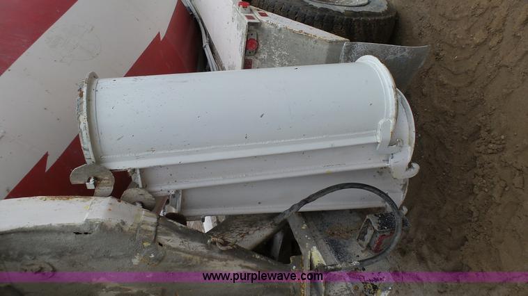 image for item J7264 1989 Peterbilt 357 mixer truck