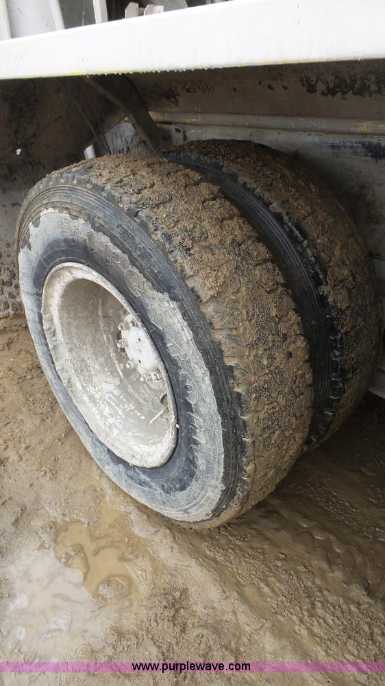 image for item J7264 1989 Peterbilt 357 mixer truck