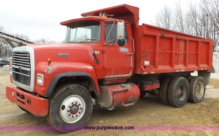 image for item J7267 1980 Ford L8000 dump truck