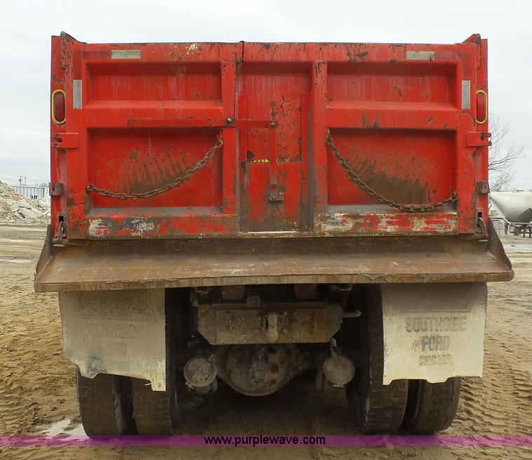 image for item J7267 1980 Ford L8000 dump truck