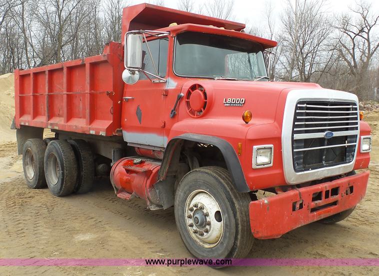 image for item J7267 1980 Ford L8000 dump truck