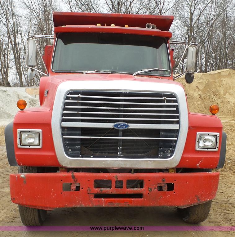 image for item J7267 1980 Ford L8000 dump truck