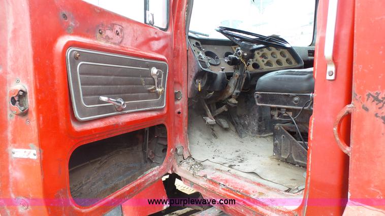 image for item J7267 1980 Ford L8000 dump truck