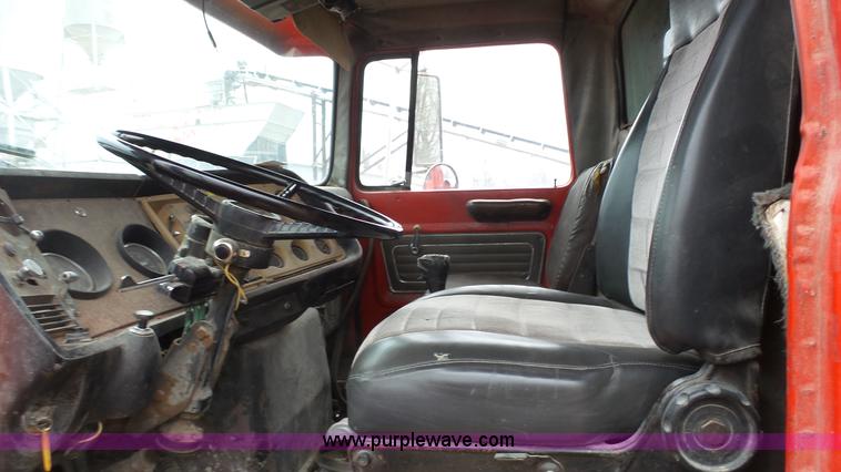 image for item J7267 1980 Ford L8000 dump truck