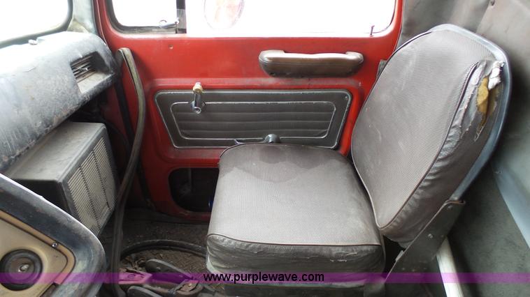 image for item J7267 1980 Ford L8000 dump truck