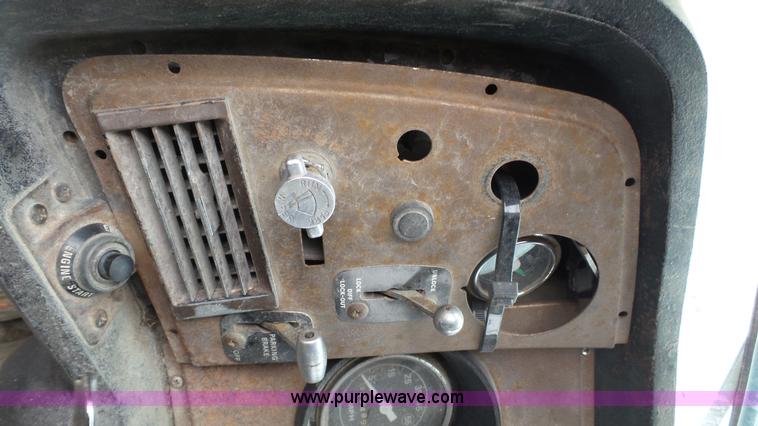 image for item J7267 1980 Ford L8000 dump truck