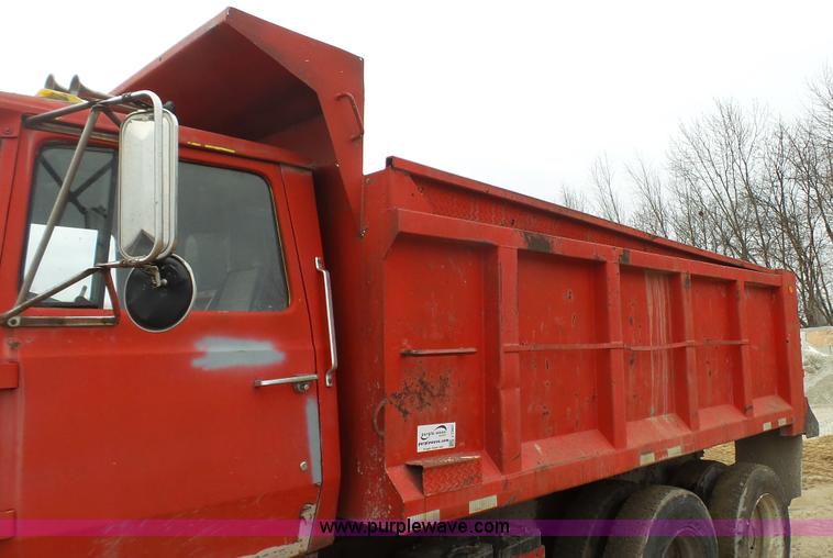 image for item J7267 1980 Ford L8000 dump truck