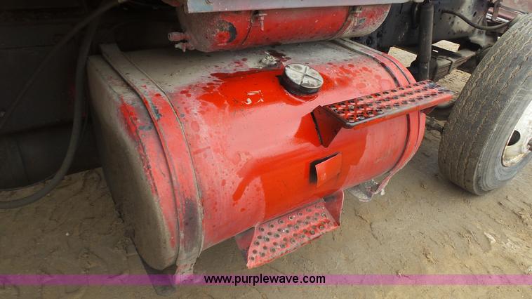 image for item J7267 1980 Ford L8000 dump truck