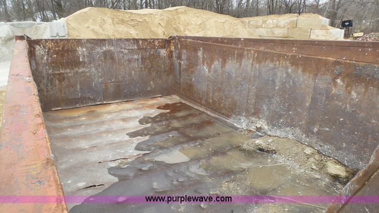 image for item J7267 1980 Ford L8000 dump truck