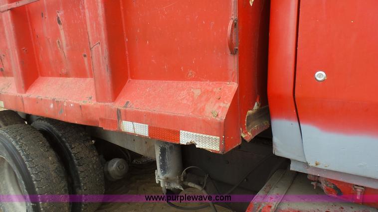 image for item J7267 1980 Ford L8000 dump truck