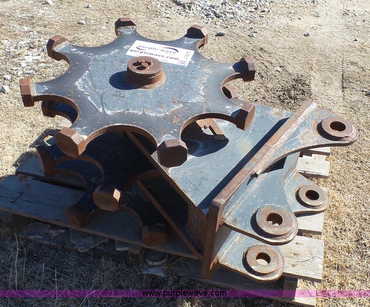 image for item J7275 Backhoe compactor