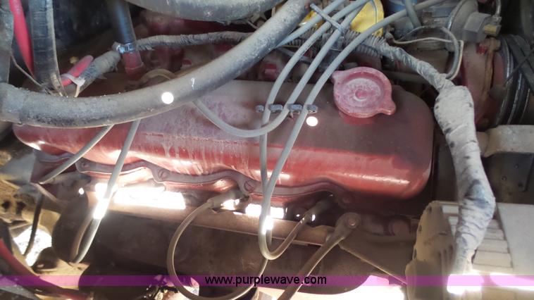 image for item J7276 1972 International Loadstar dump truck