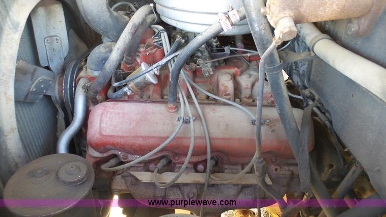 image for item J7276 1972 International Loadstar dump truck