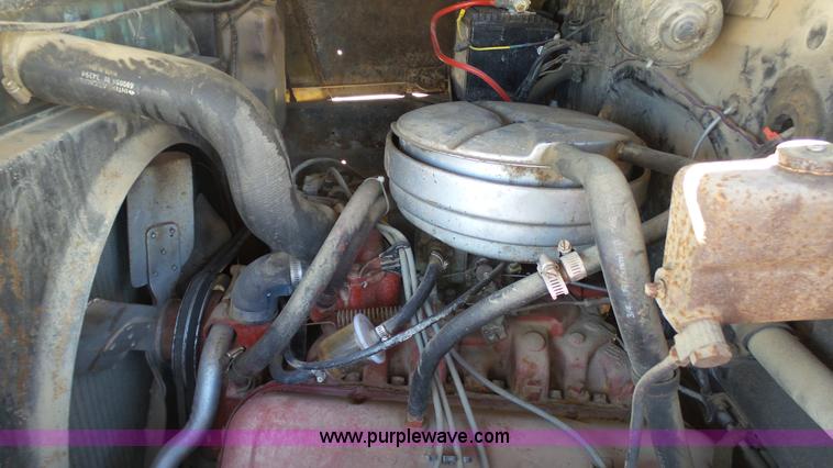 image for item J7276 1972 International Loadstar dump truck