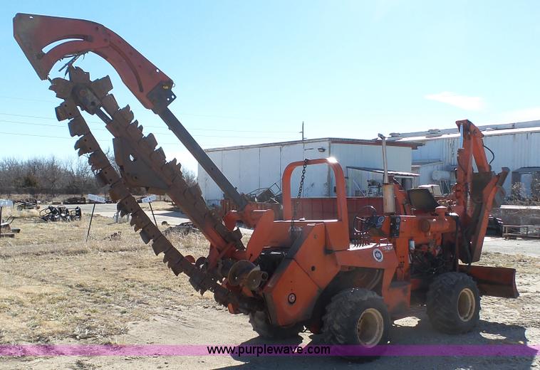 image for item J7278 Ditch Witch 6510 trencher
