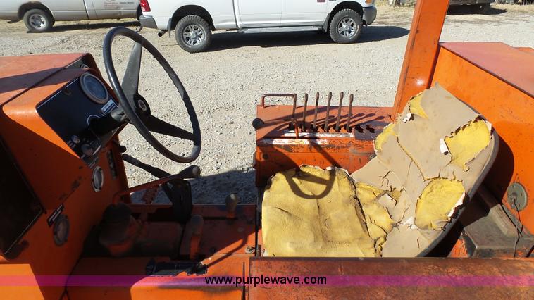 image for item J7278 Ditch Witch 6510 trencher