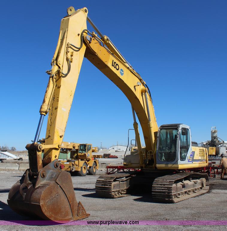image for item J7561 2005 Kobelco SK330LC excavator