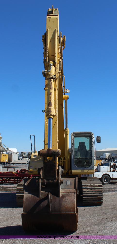 image for item J7561 2005 Kobelco SK330LC excavator