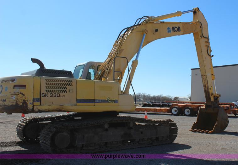 image for item J7561 2005 Kobelco SK330LC excavator