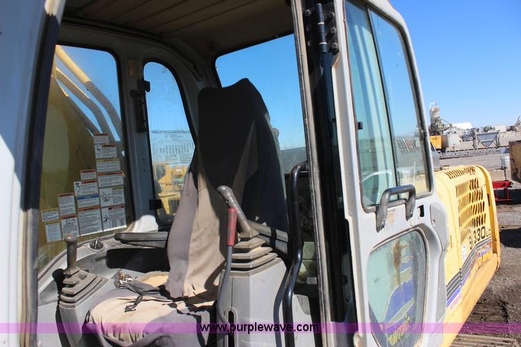 image for item J7561 2005 Kobelco SK330LC excavator
