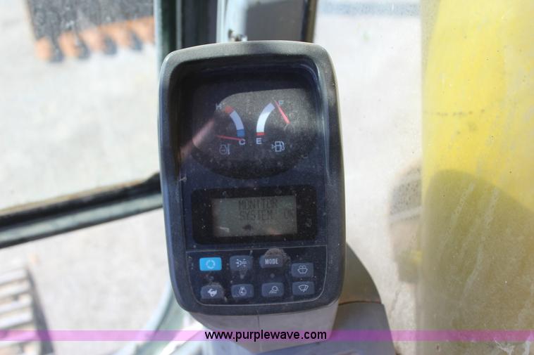 image for item J7561 2005 Kobelco SK330LC excavator