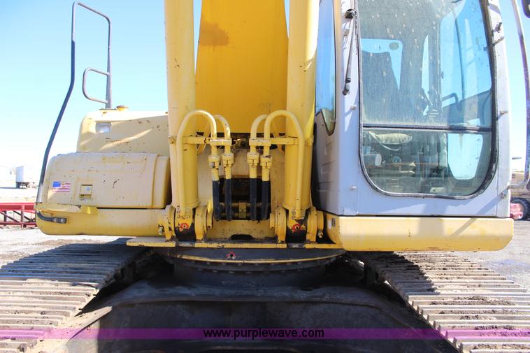 image for item J7561 2005 Kobelco SK330LC excavator