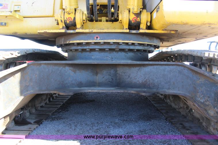 image for item J7561 2005 Kobelco SK330LC excavator