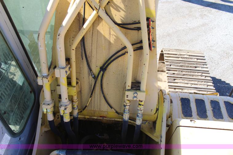 image for item J7561 2005 Kobelco SK330LC excavator