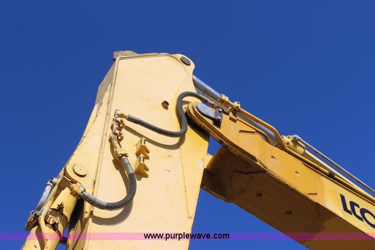 image for item J7561 2005 Kobelco SK330LC excavator