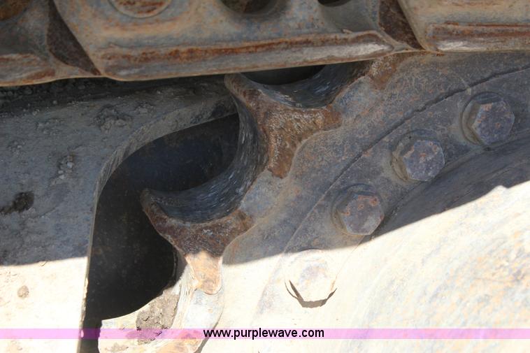 image for item J7561 2005 Kobelco SK330LC excavator