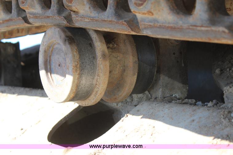 image for item J7561 2005 Kobelco SK330LC excavator