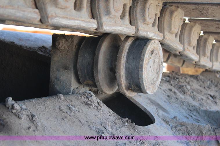 image for item J7561 2005 Kobelco SK330LC excavator