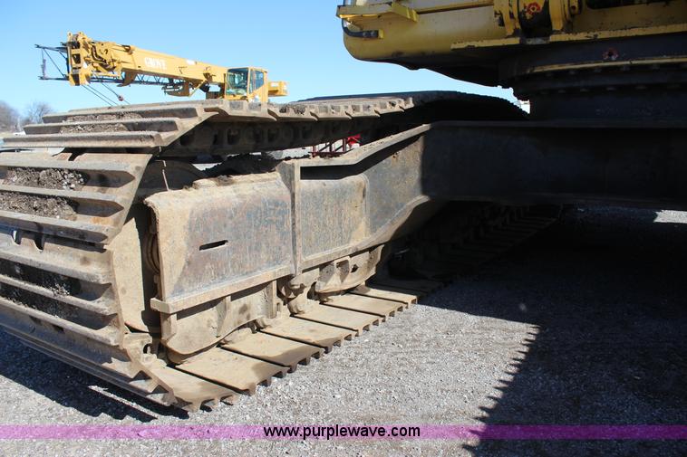 image for item J7561 2005 Kobelco SK330LC excavator