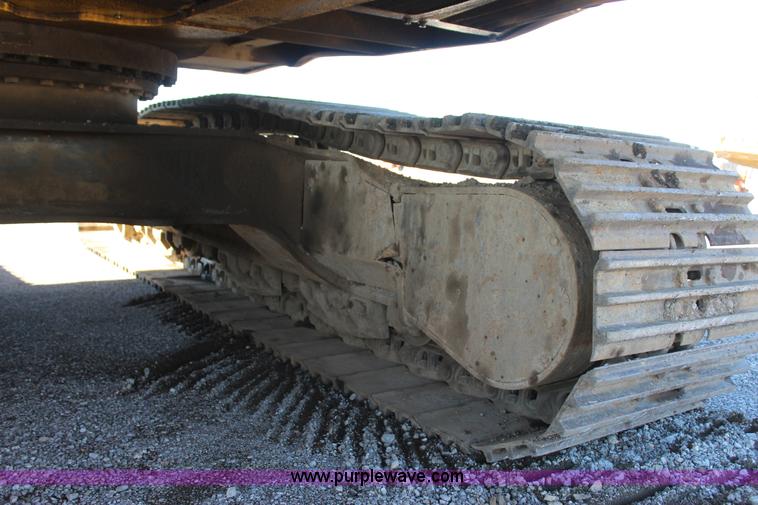 image for item J7561 2005 Kobelco SK330LC excavator