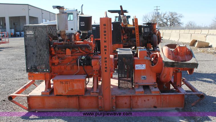 image for item J7562 Goodwin water pump